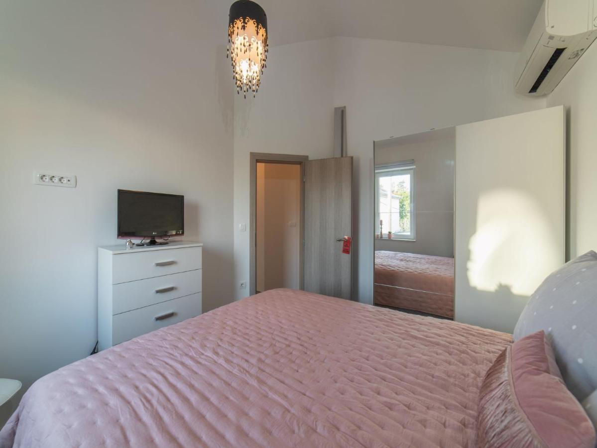 Apartment Fiora Kaštela エクステリア 写真