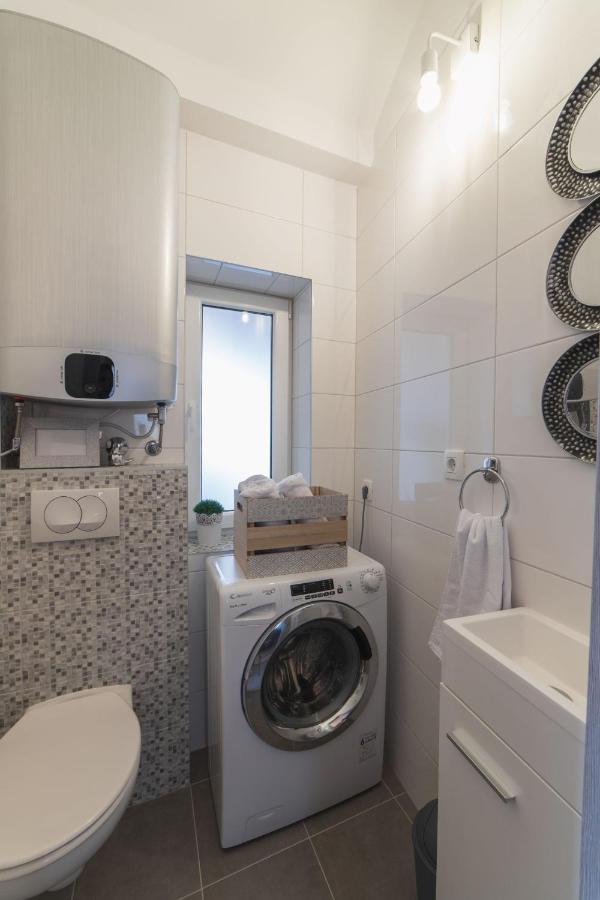 Apartment Fiora Kaštela エクステリア 写真