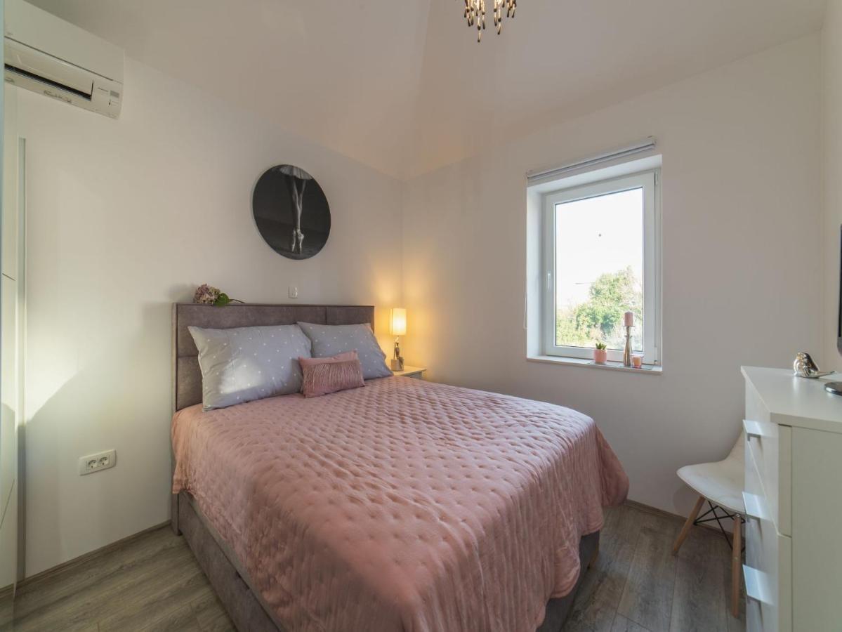 Apartment Fiora Kaštela エクステリア 写真