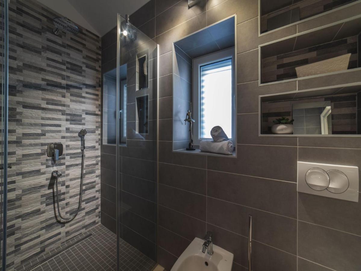 Apartment Fiora Kaštela エクステリア 写真