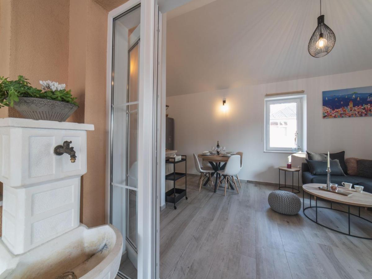 Apartment Fiora Kaštela エクステリア 写真