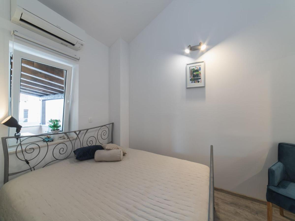 Apartment Fiora Kaštela エクステリア 写真