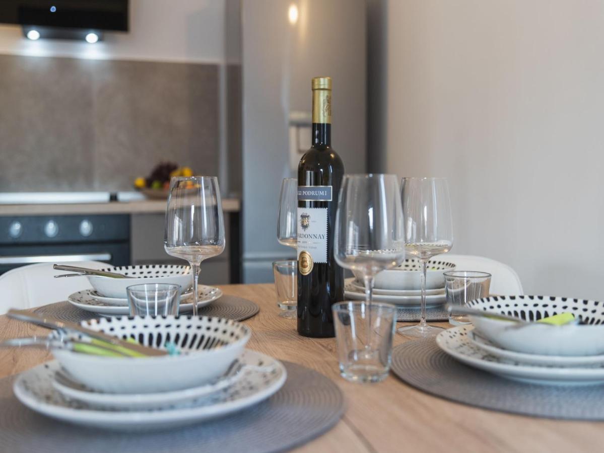 Apartment Fiora Kaštela エクステリア 写真