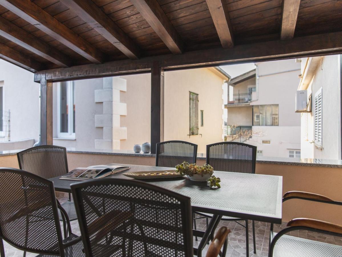 Apartment Fiora Kaštela エクステリア 写真