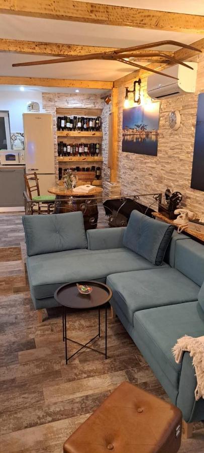 Apartment Fiora Kaštela エクステリア 写真
